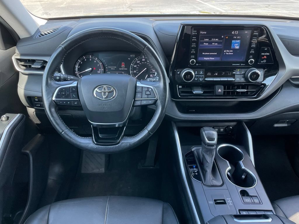 Used 2020 Toyota Highlander XLE FWD image 11