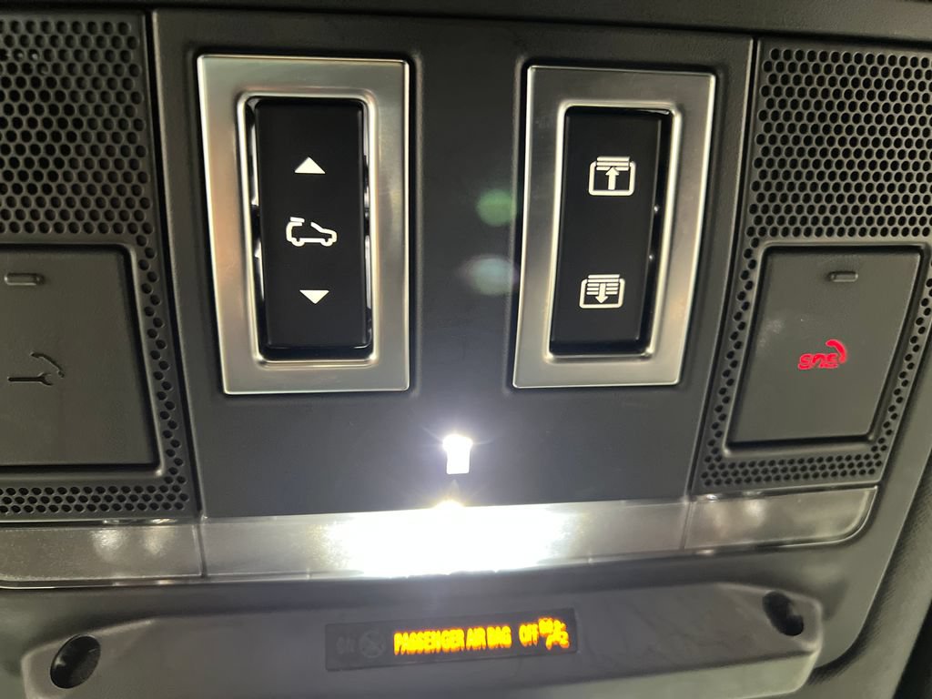 Used 2025 Land Rover Defender 110 S AWD/4WD image 69