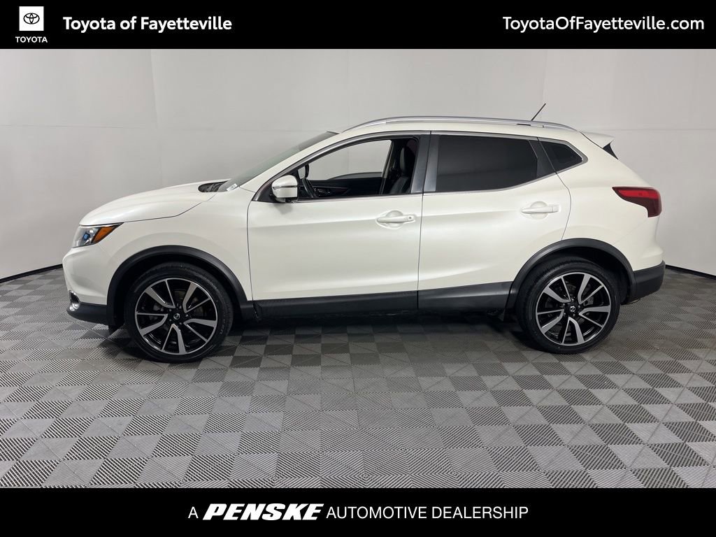 Used 2017 Nissan Rogue Sport SL w/ SL Premium Package image 2