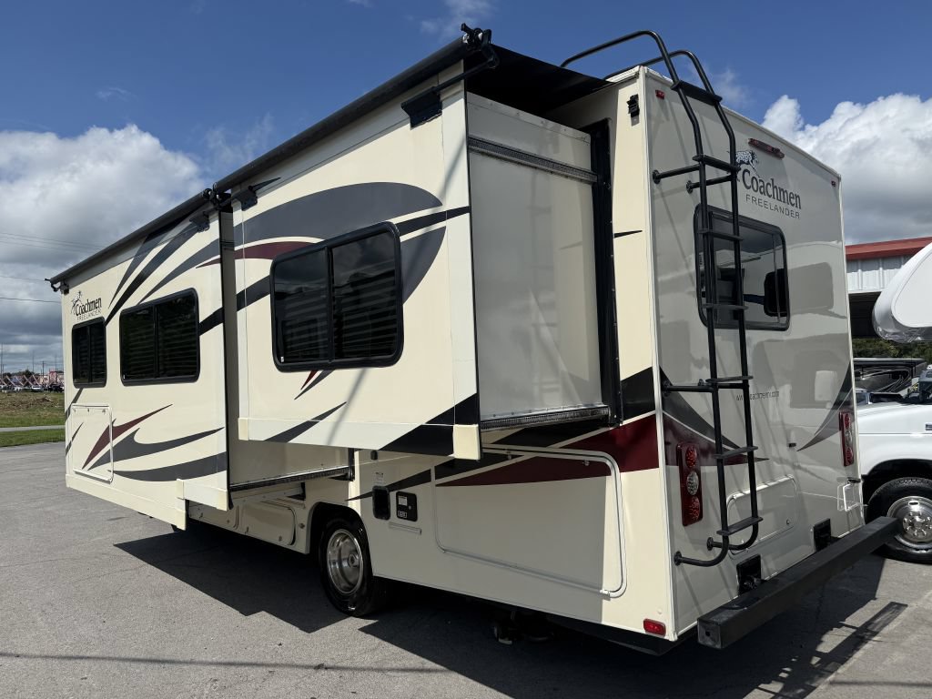 Used 2017 Ford E-450 and Econoline 450 Super Duty w/ Motorhome Prep Package RWD image 26