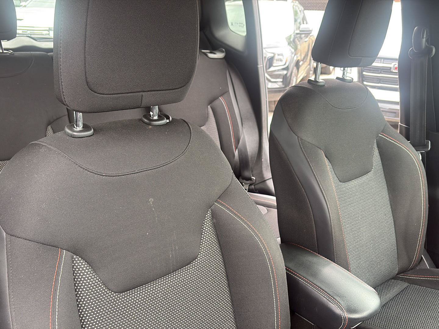 Used 2016 Jeep Renegade 75th Anniversary AWD/4WD image 18