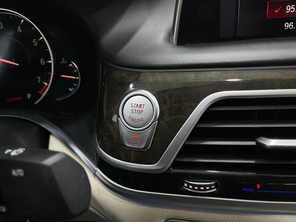 Used 2018 BMW 750i 750i image 21