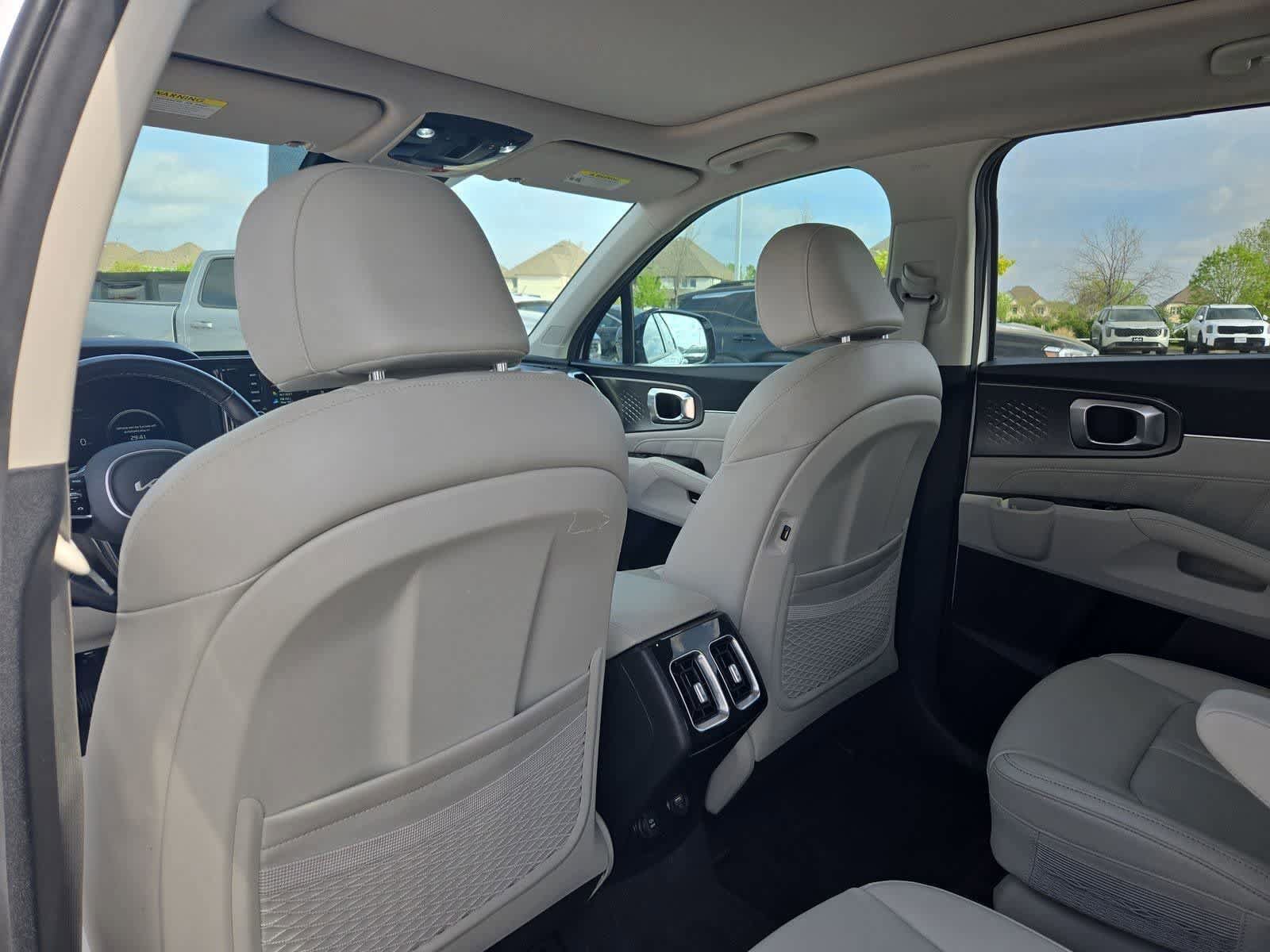Certified 2023 Kia Sorento SX image 16
