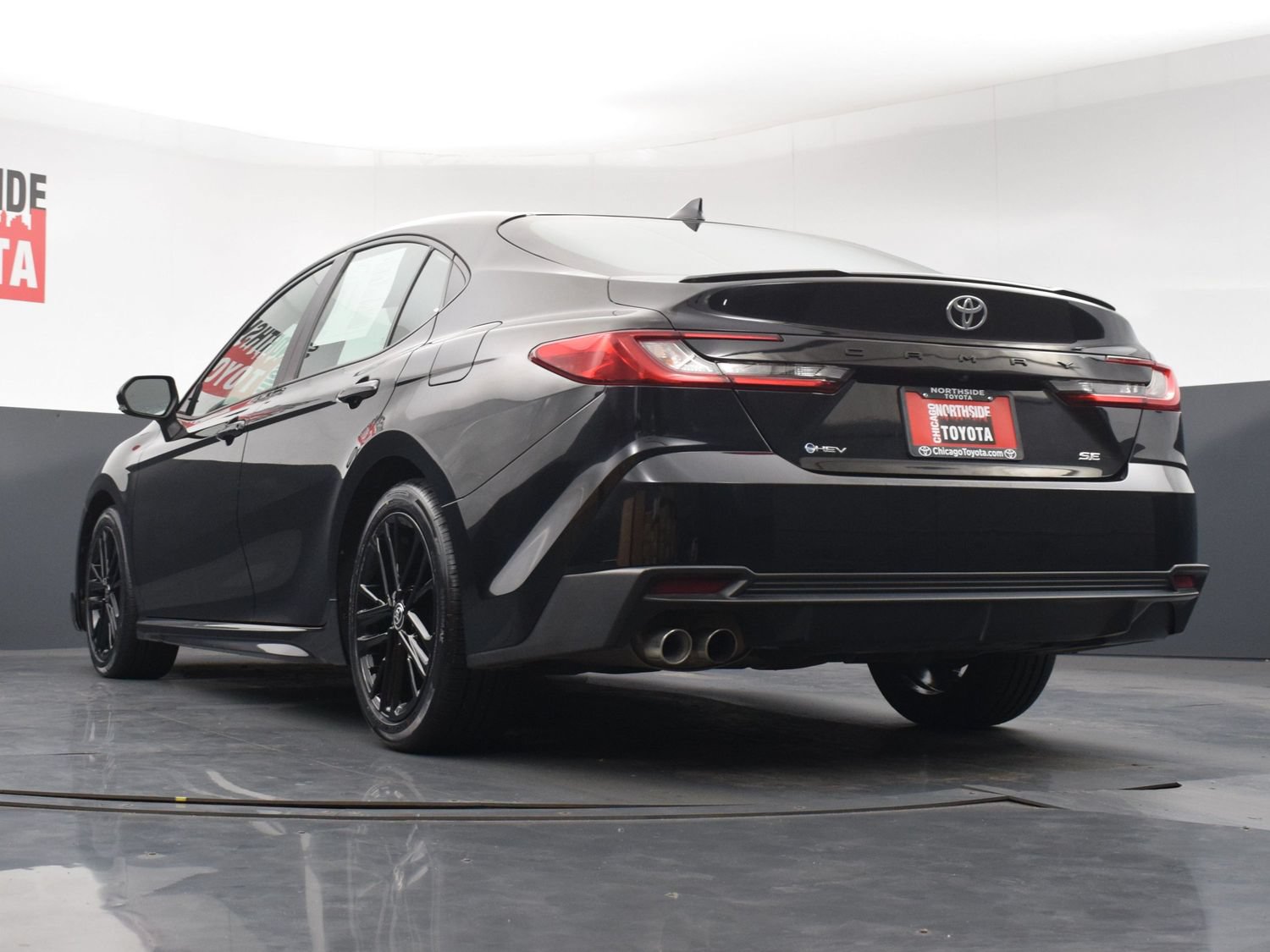 Used 2025 Toyota Camry SE FWD image 27