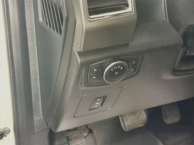Used 2015 Ford F150 XLT w/ Equipment Group 302A Luxury AWD/4WD image 12