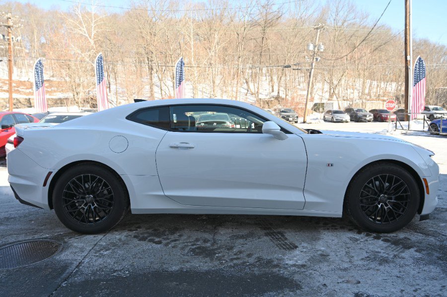 Used 2022 Chevrolet Camaro LT w/ Technology Package image 7