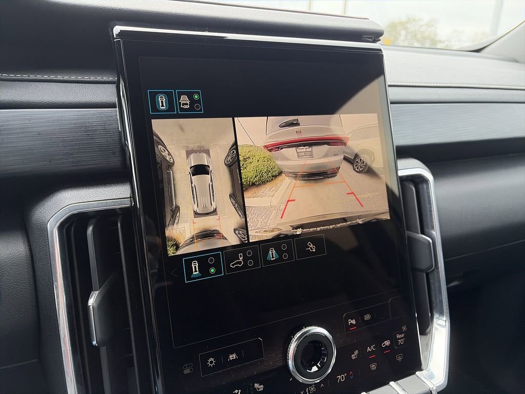 Used 2025 GMC Acadia Elevation image 21