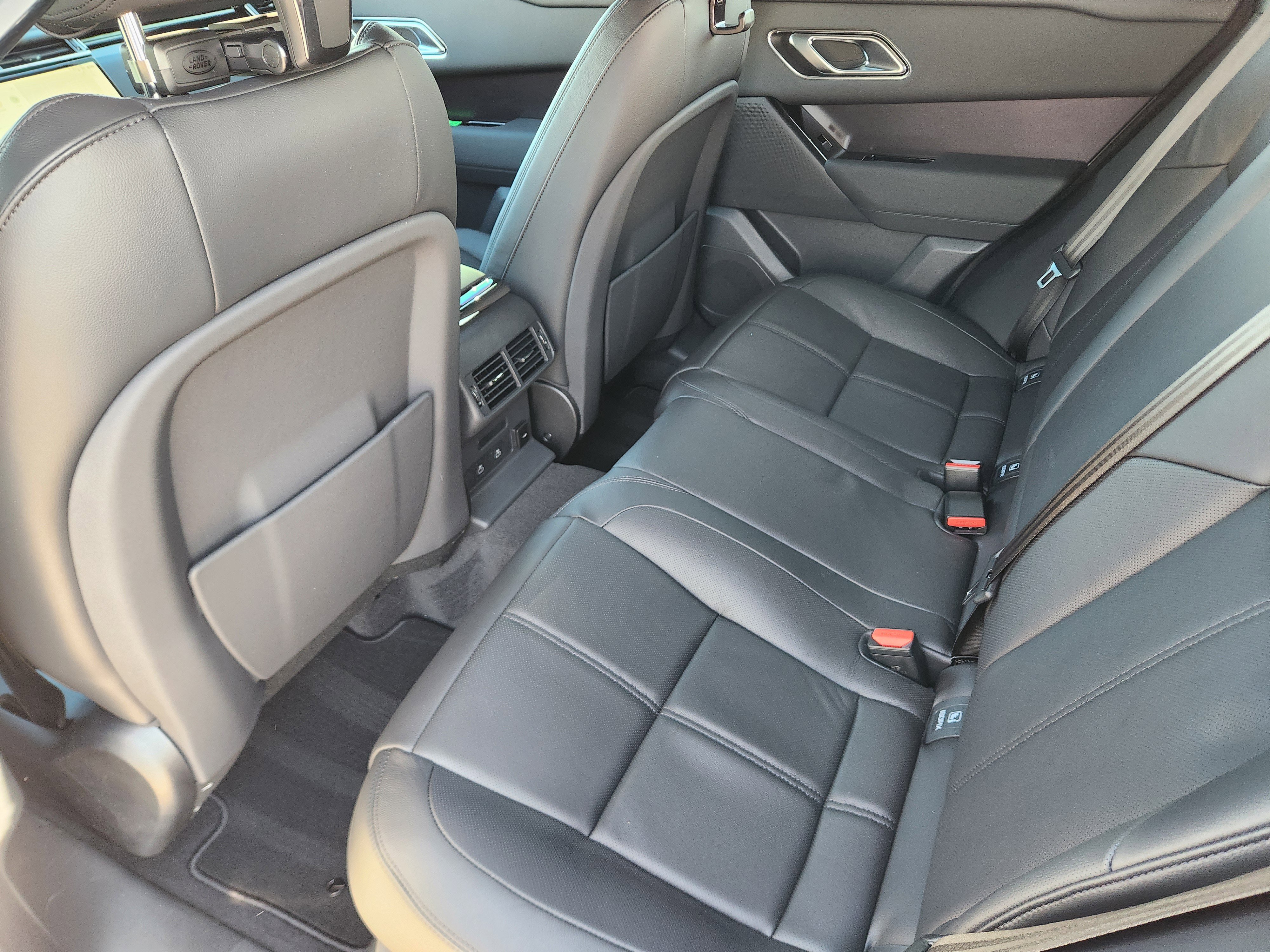 New 2026 Land Rover Range Rover Velar Dynamic SE image 30