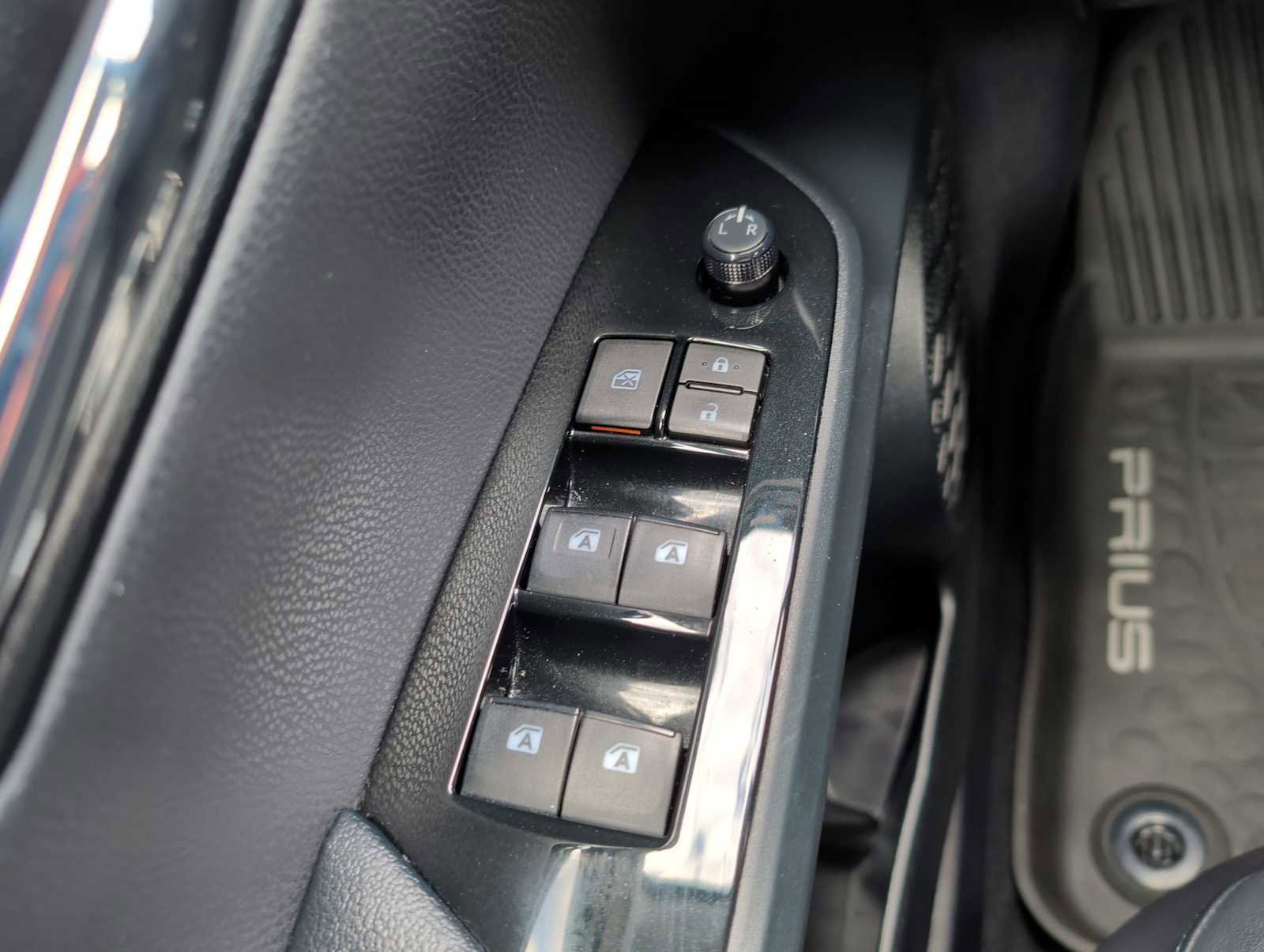 Used 2017 Toyota Prius Prime Advanced image 16