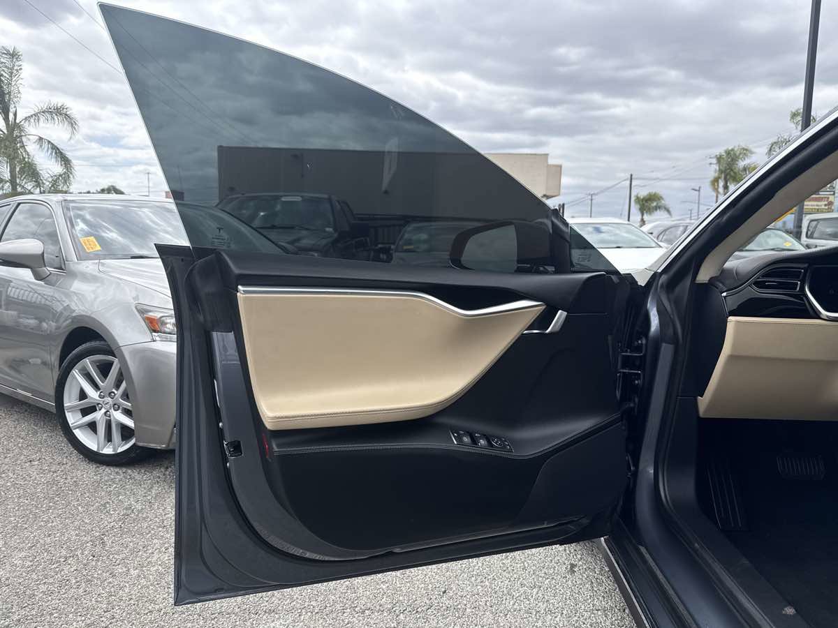 Used 2014 Tesla Model S 85 RWD image 6