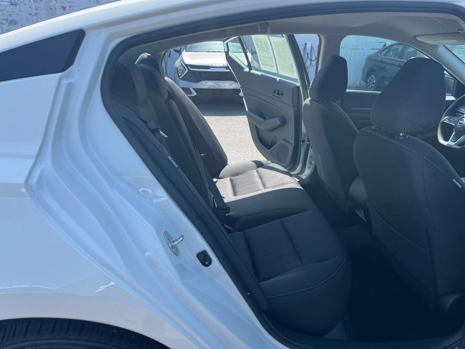 Used 2025 Nissan Altima 2.5 SV FWD image 27