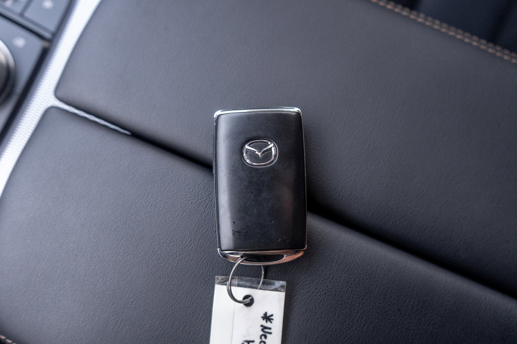 Used 2024 MAZDA CX-90 Plug-In Hybrid w/ Preferred AWD/4WD image 33