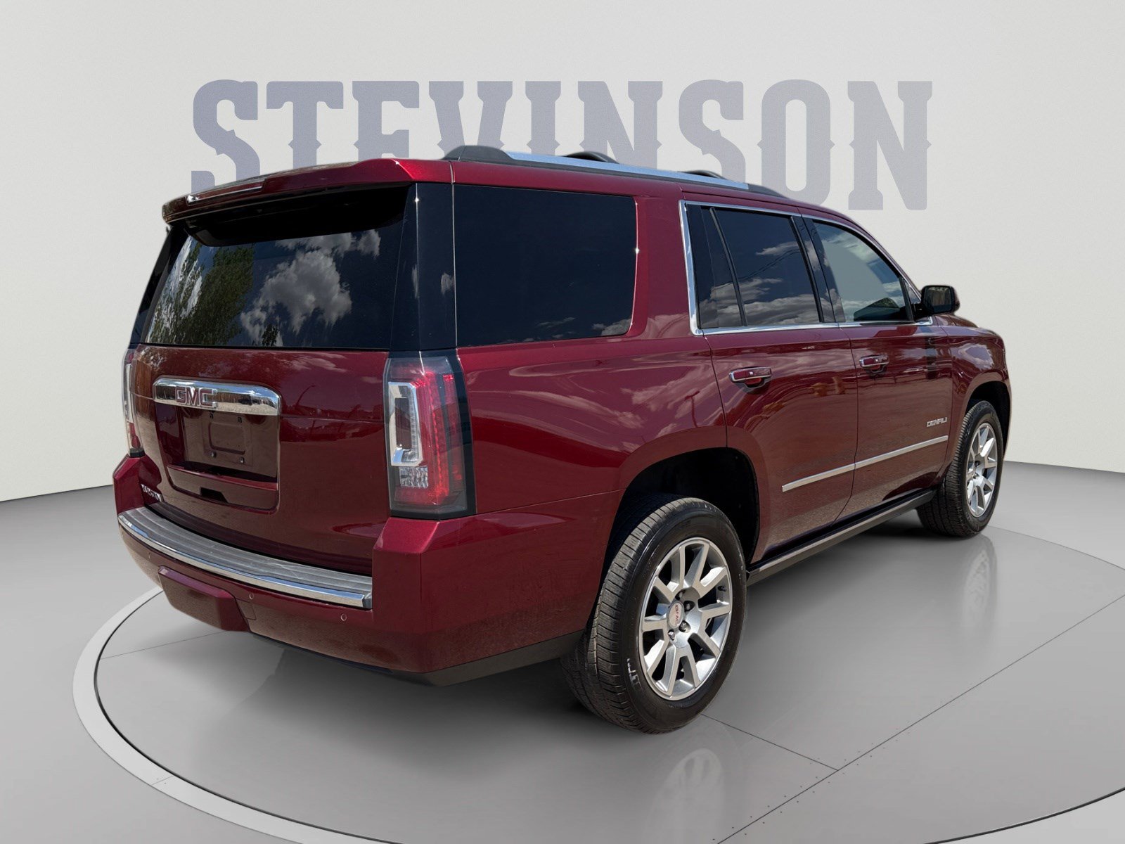 Used 2018 GMC Yukon Denali AWD/4WD image 5