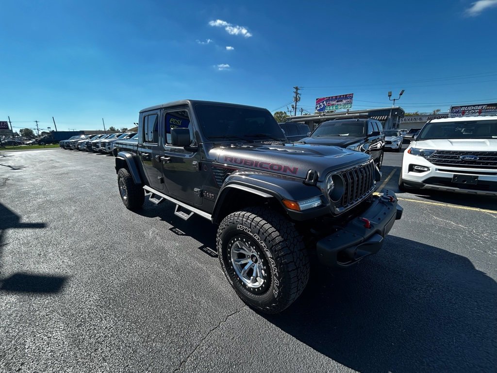 Used 2024 Jeep Gladiator Rubicon image 2