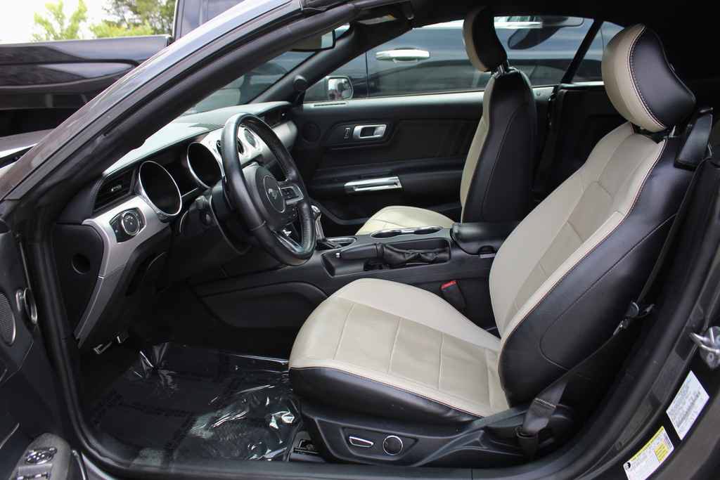 Used 2018 Ford Mustang Premium RWD image 25