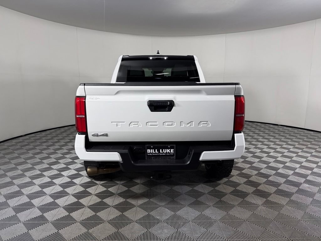 Used 2026 Toyota Tacoma SR5 AWD/4WD image 9