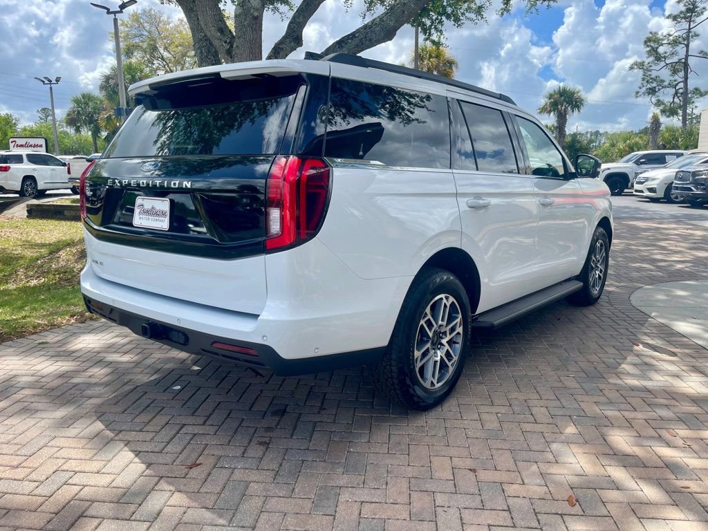 Used 2025 Ford Expedition Active image 6
