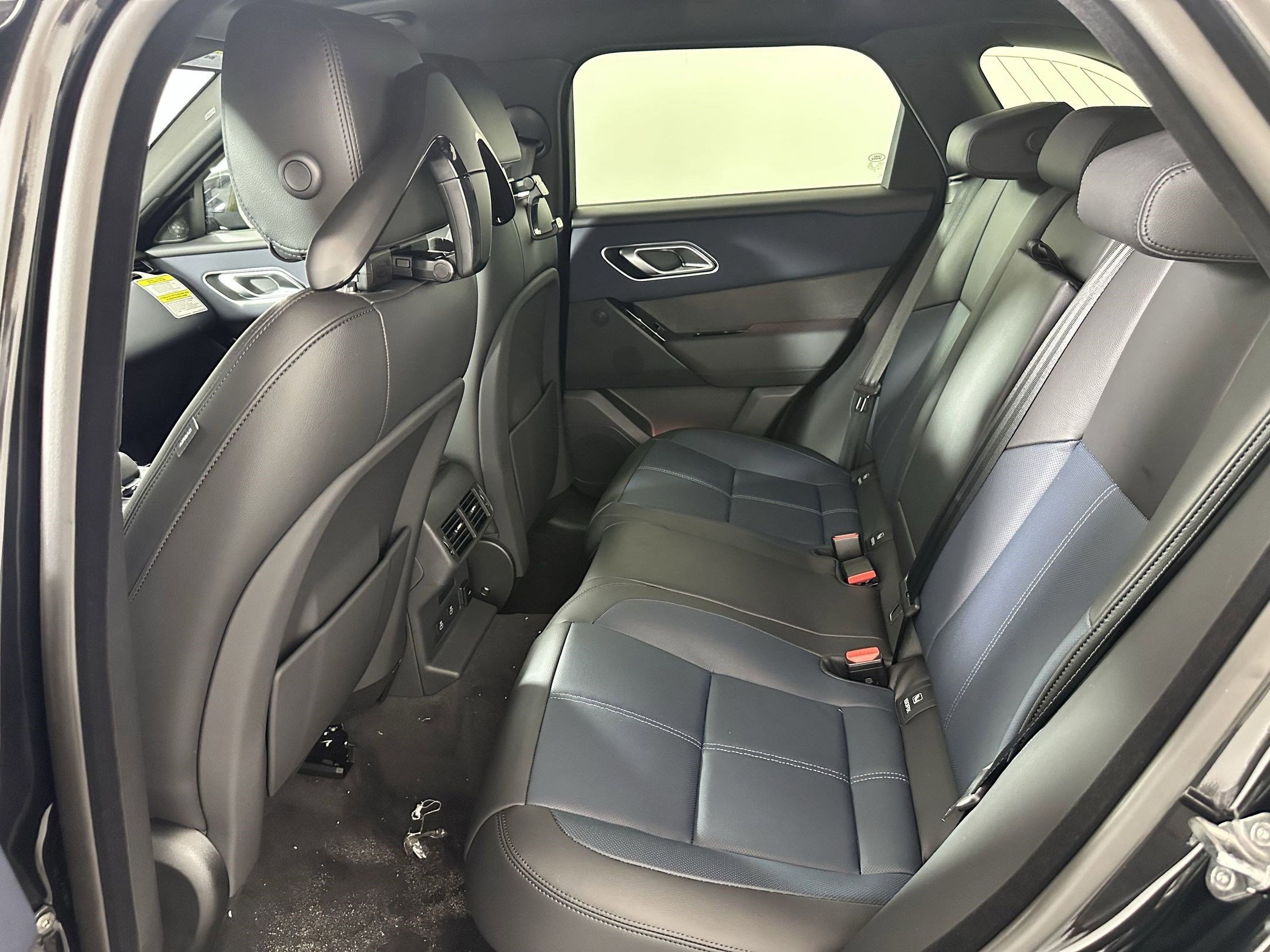 New 2026 Land Rover Range Rover Velar Dynamic SE image 11