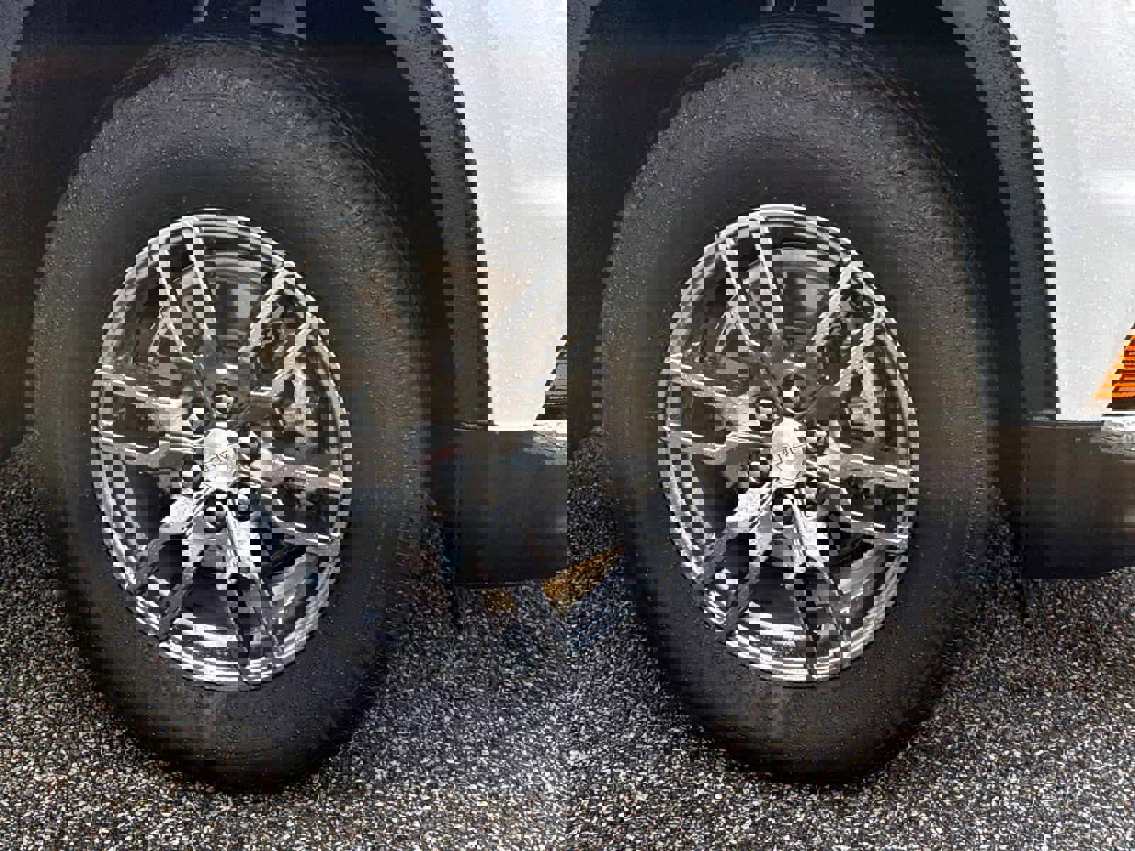 Used 2025 GMC Acadia Elevation image 7