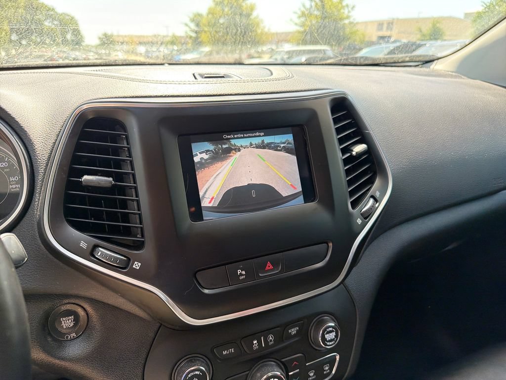 Used 2020 Jeep Cherokee Latitude Plus AWD/4WD image 27