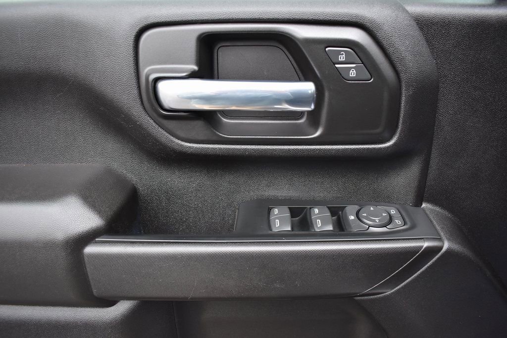 Used 2023 Chevrolet Silverado 2500 Custom w/ Custom Value Package image 11