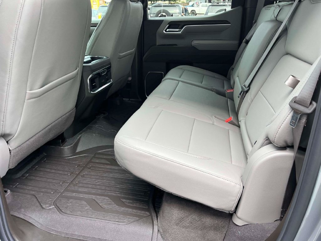 New 2026 GMC Sierra 1500 SLT w/ SLT Premium Package AWD/4WD image 17