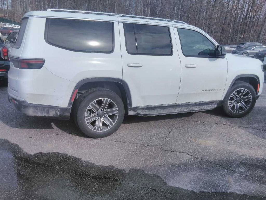 Used 2024 Jeep Wagoneer Series II w/ Flexible Seating Group image 6