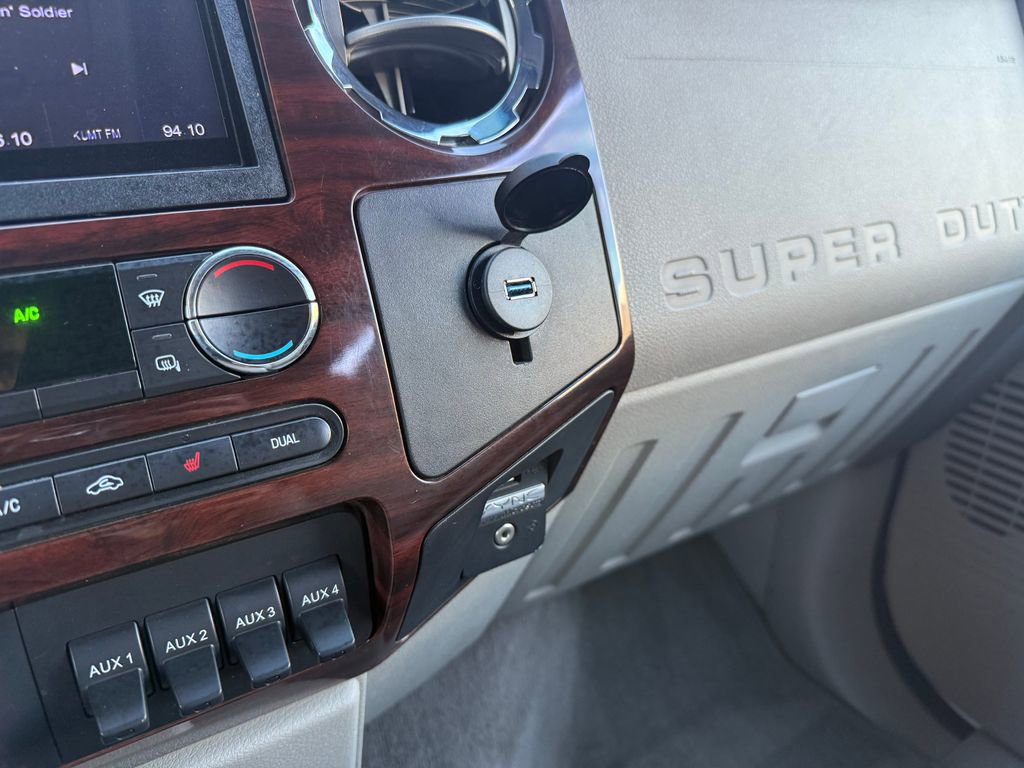 Used 2010 Ford F250 Lariat image 48