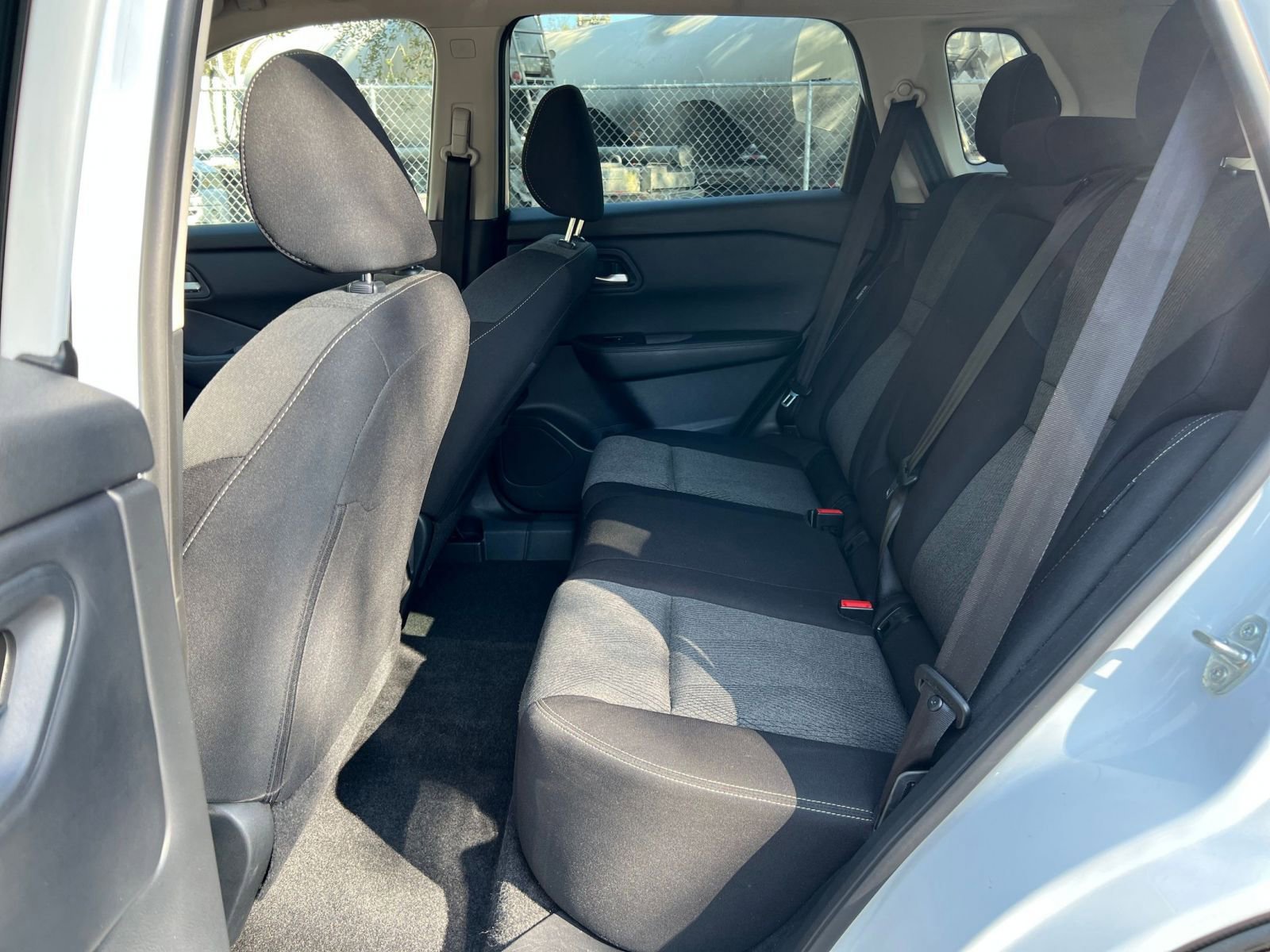 Used 2025 Nissan Rogue SV FWD image 36