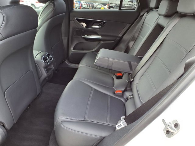 Certified 2025 Mercedes-Benz GLC 300 image 17