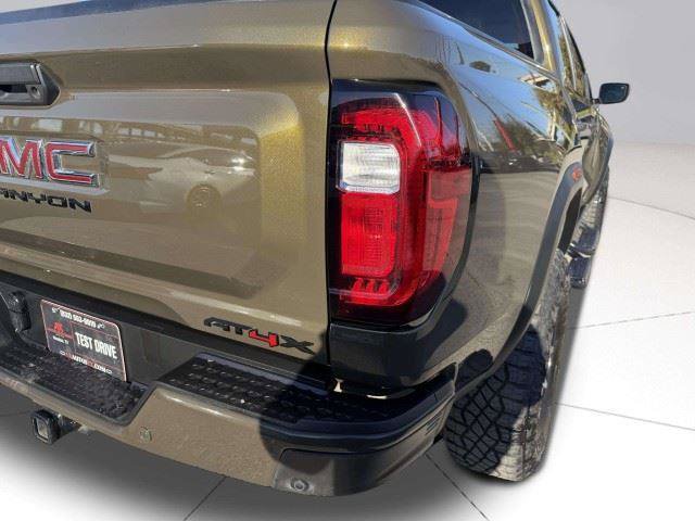 Used 2024 GMC Canyon AT4X AWD/4WD image 17