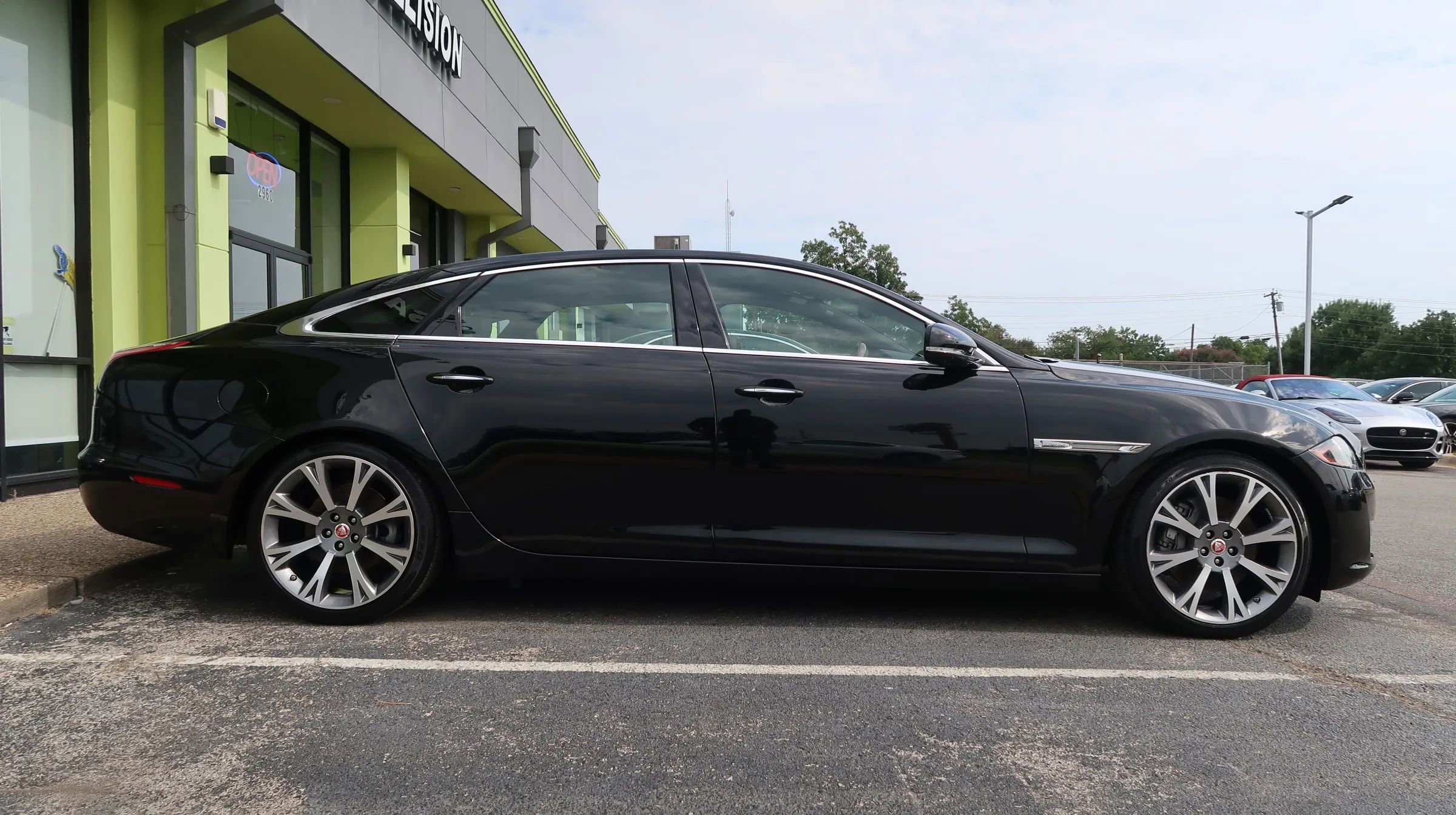 Used 2019 Jaguar XJ L Portfolio image 8