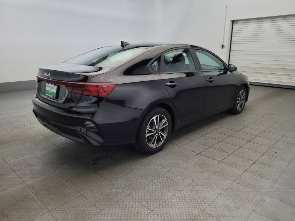 Used 2023 Kia Forte LXS image 9