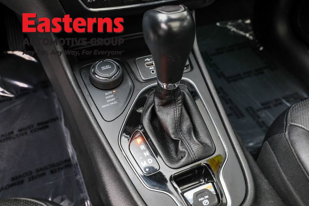 Used 2021 Jeep Cherokee Limited image 13