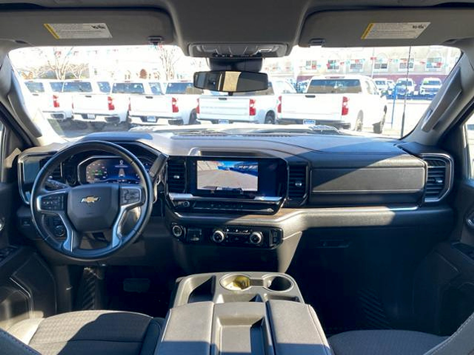 Used 2024 Chevrolet Silverado 2500 LT AWD/4WD image 3