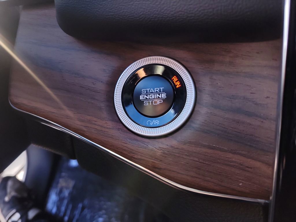 Used 2025 Jeep Grand Cherokee Summit w/ Obsidian Package image 26