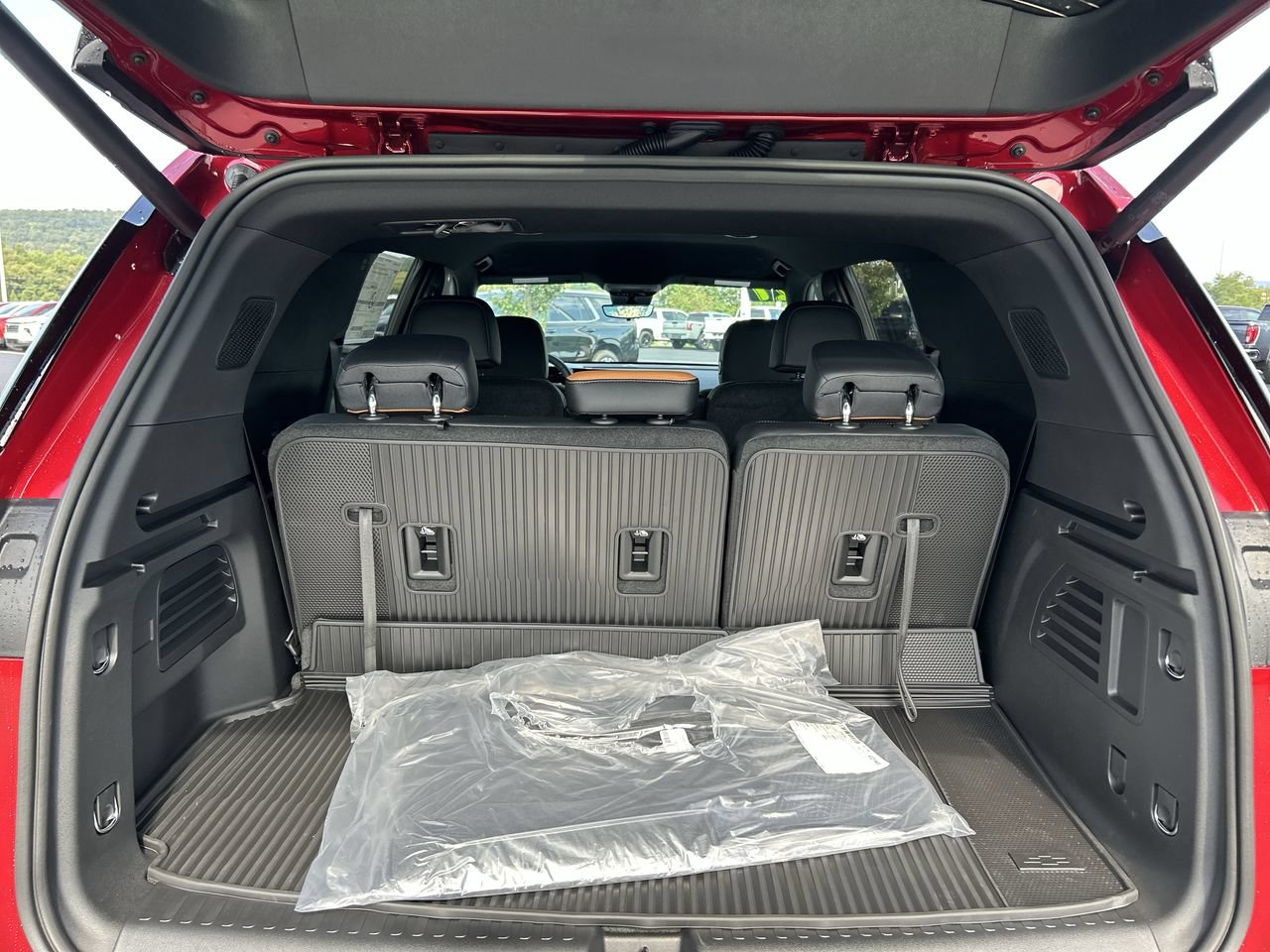 New 2027 Chevrolet Traverse Z71 w/ Driver Confidence Package AWD/4WD image 19