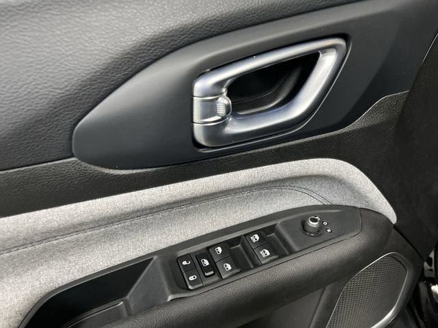 Used 2024 Jeep Compass Latitude AWD/4WD image 22