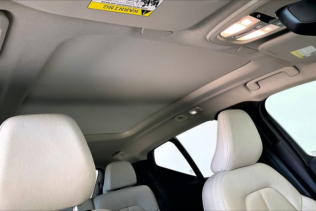 Used 2023 Volvo XC40 B5 Ultimate w/ Protection Package Premier image 22