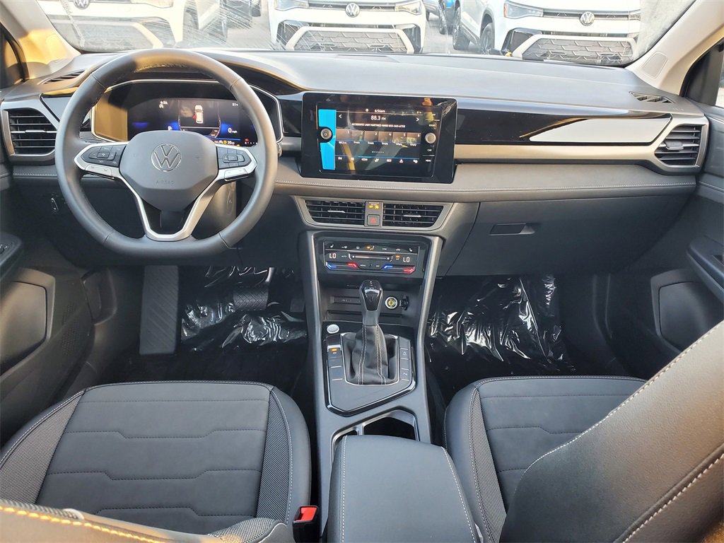 New 2025 Volkswagen Taos SE image 6