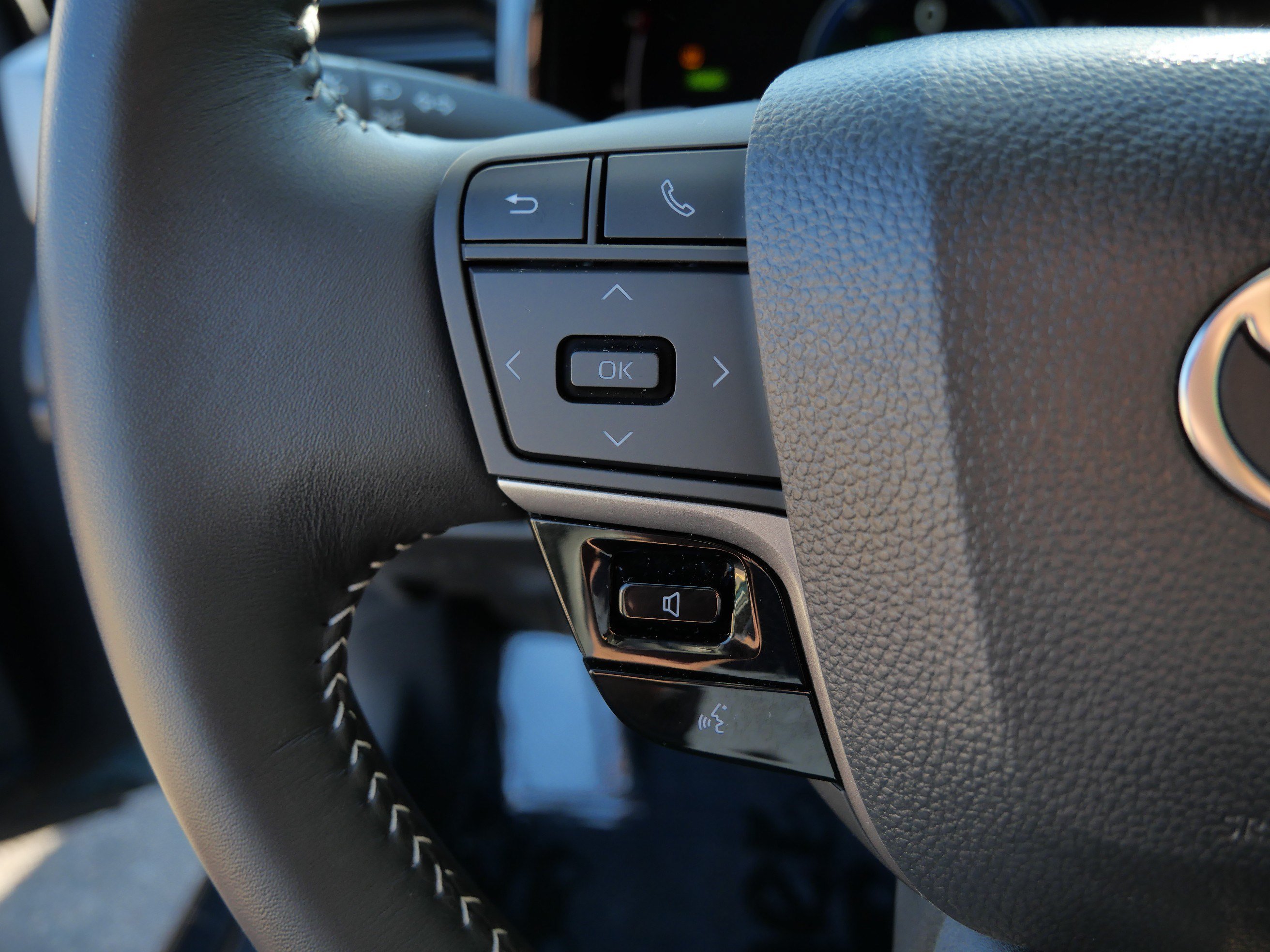 Used 2026 Toyota Camry SE FWD image 29