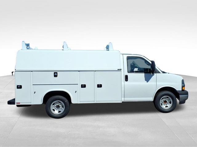 New 2026 Chevrolet Express 3500 w/ Power Convenience Package RWD image 2