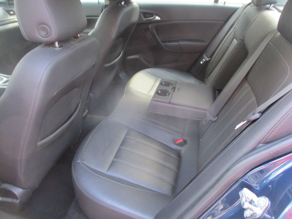 Used 2011 Buick Regal CXL Turbo w/ TO2 Preferred Equipment Group FWD image 8