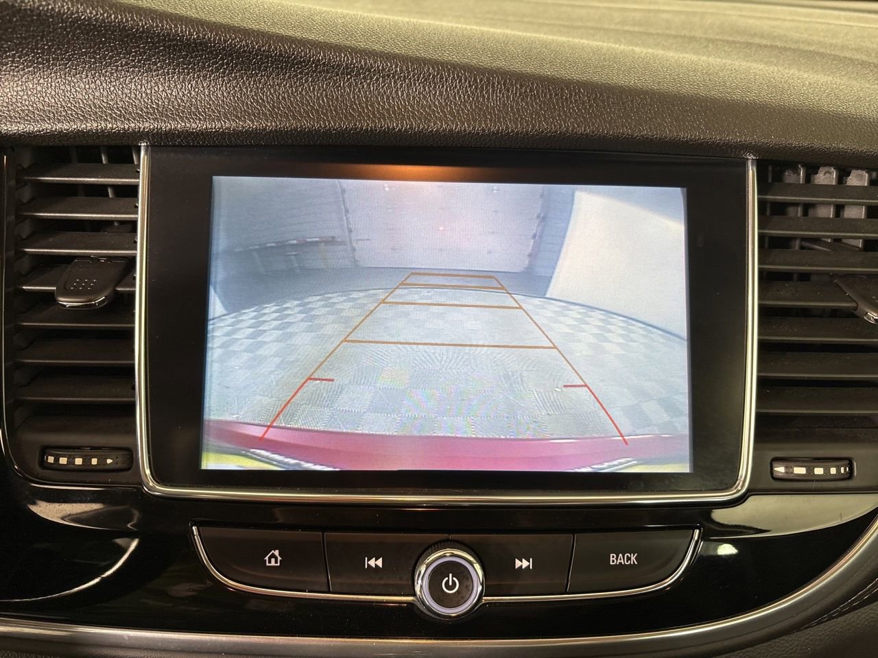 Used 2020 Buick Encore Preferred image 16