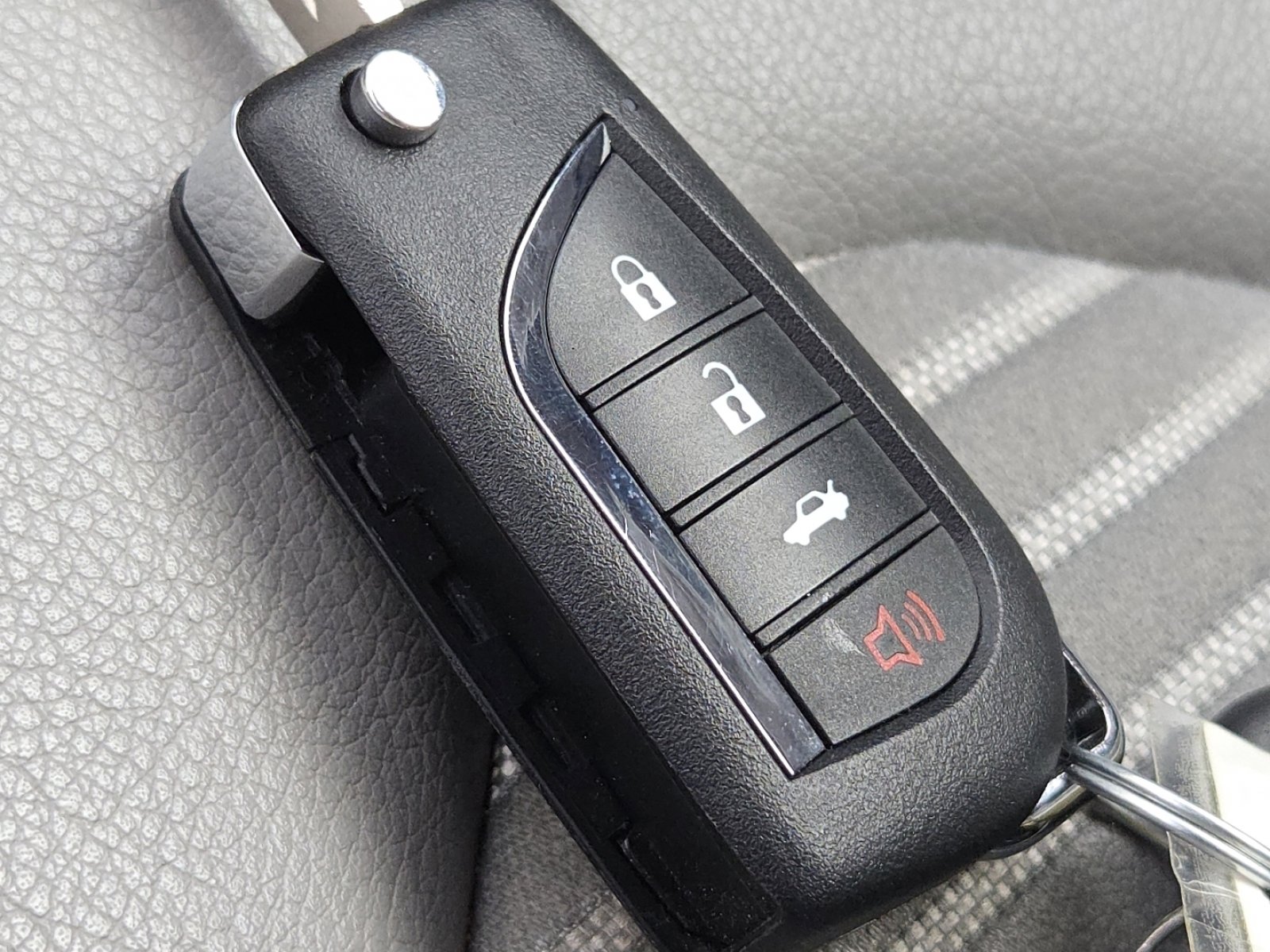 Used 2022 Toyota Camry SE image 36