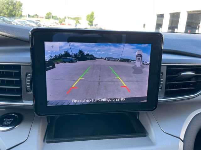 Used 2023 Ford Explorer XLT w/ Equipment Group 202A AWD/4WD image 14