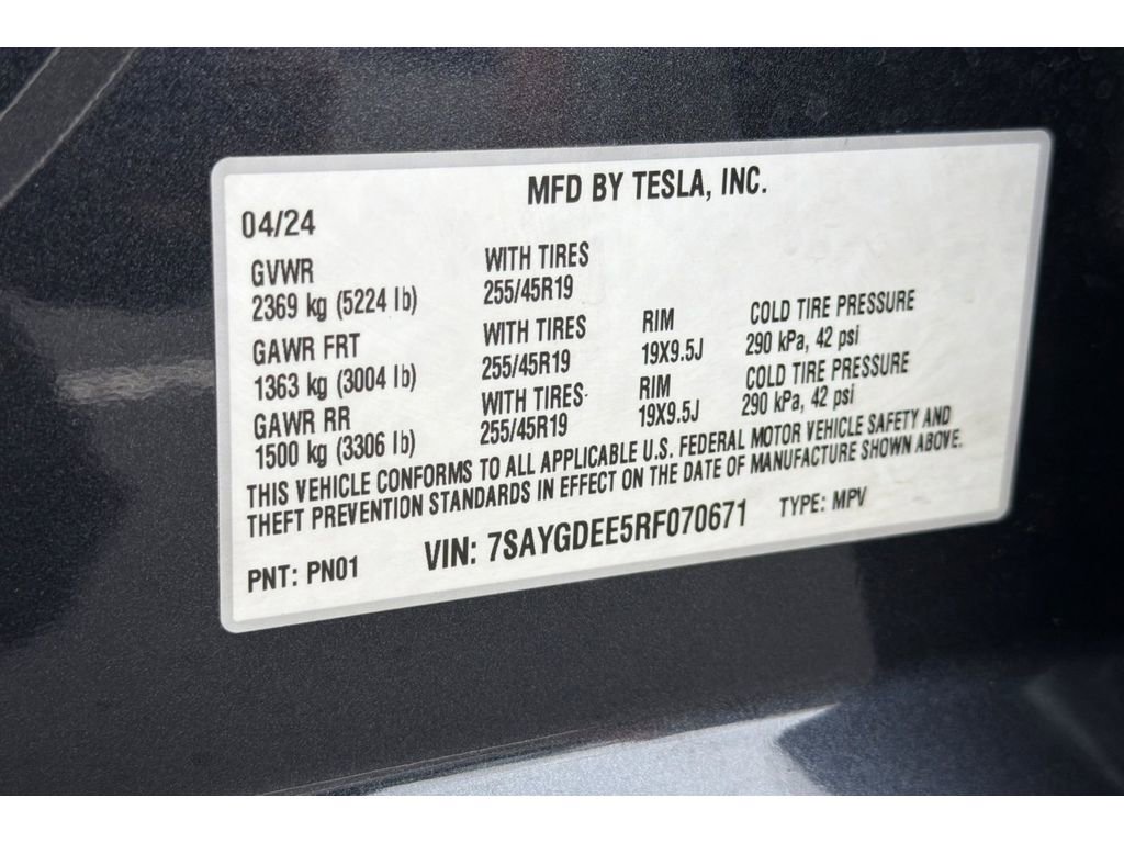 Used 2024 Tesla Model Y Long Range AWD/4WD image 35