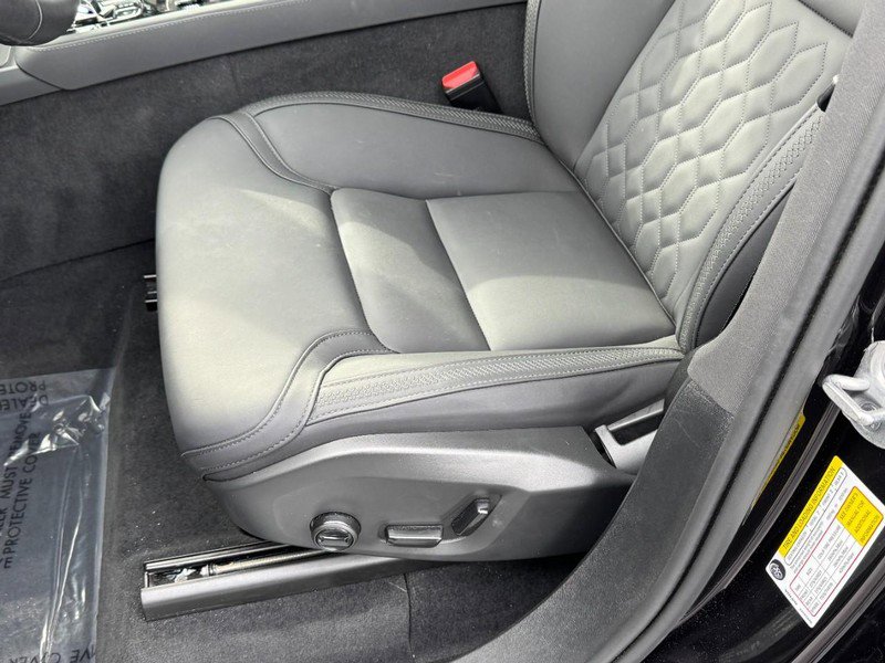 Certified 2025 Volvo XC90 B5 Plus image 24