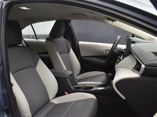 Used 2025 Toyota Corolla LE image 12