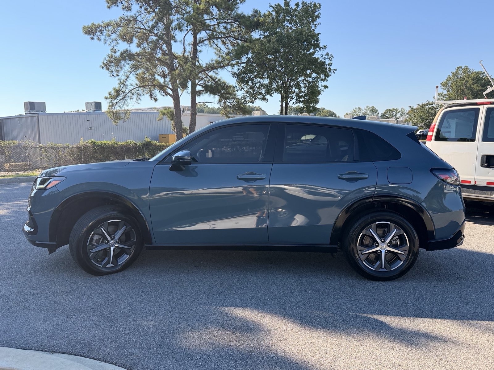 Used 2025 Honda HR-V EX-L image 9